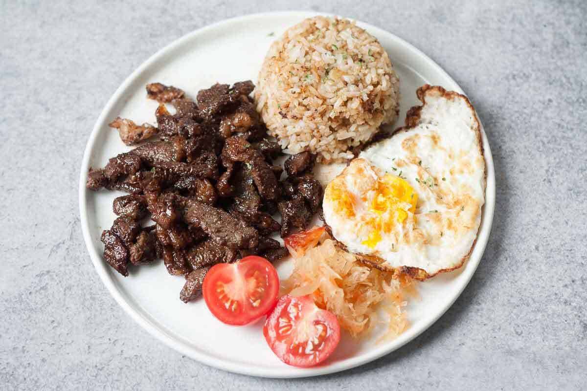 Tapsilog at Tapa King