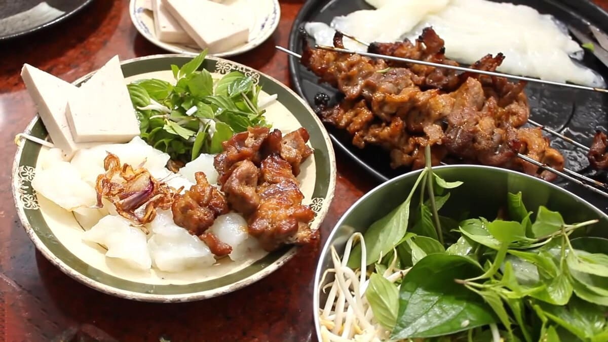 Grilled Pork Skewers with Rice Paper (Thịt Nướng Cuốn Bánh Tráng)