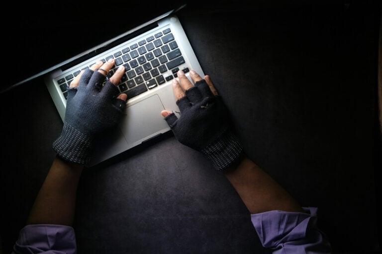 How to Stay Safe Online While Traveling Around the World