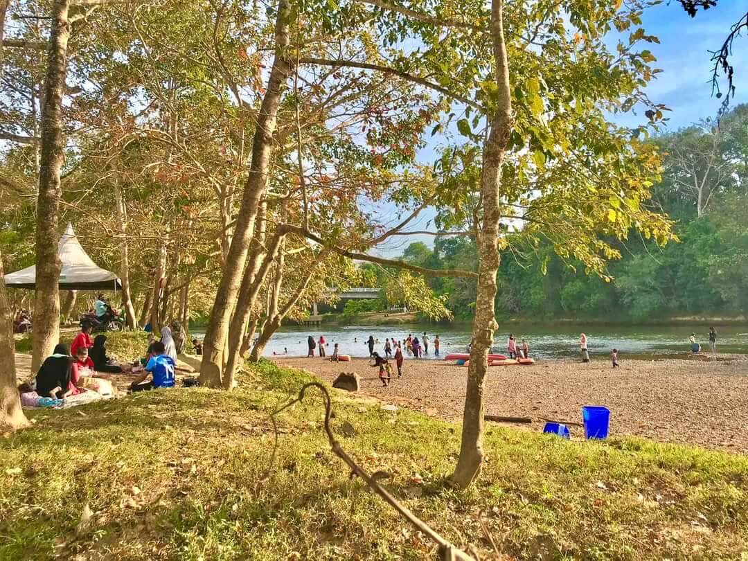 กูแบปุโรง ออนเดอะบีช (Kubang Tempurung)